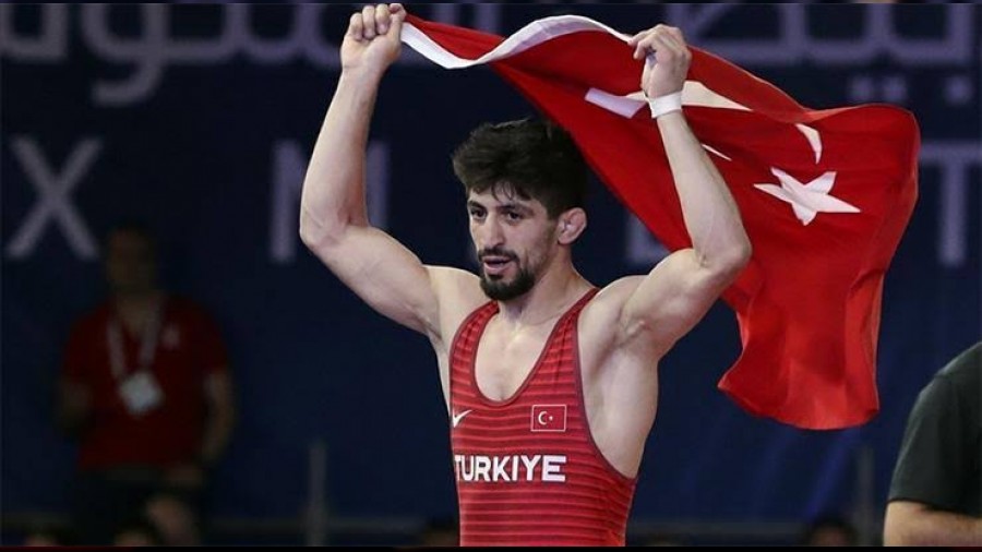 Kerem Kamal, Ermeni rakibini yenerek Avrupa ampiyonu oldu