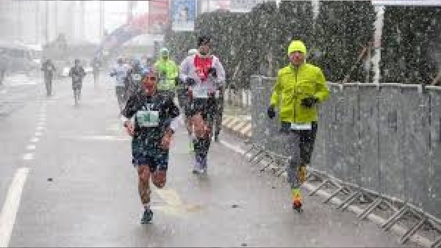 Trabzon'da karlı maraton